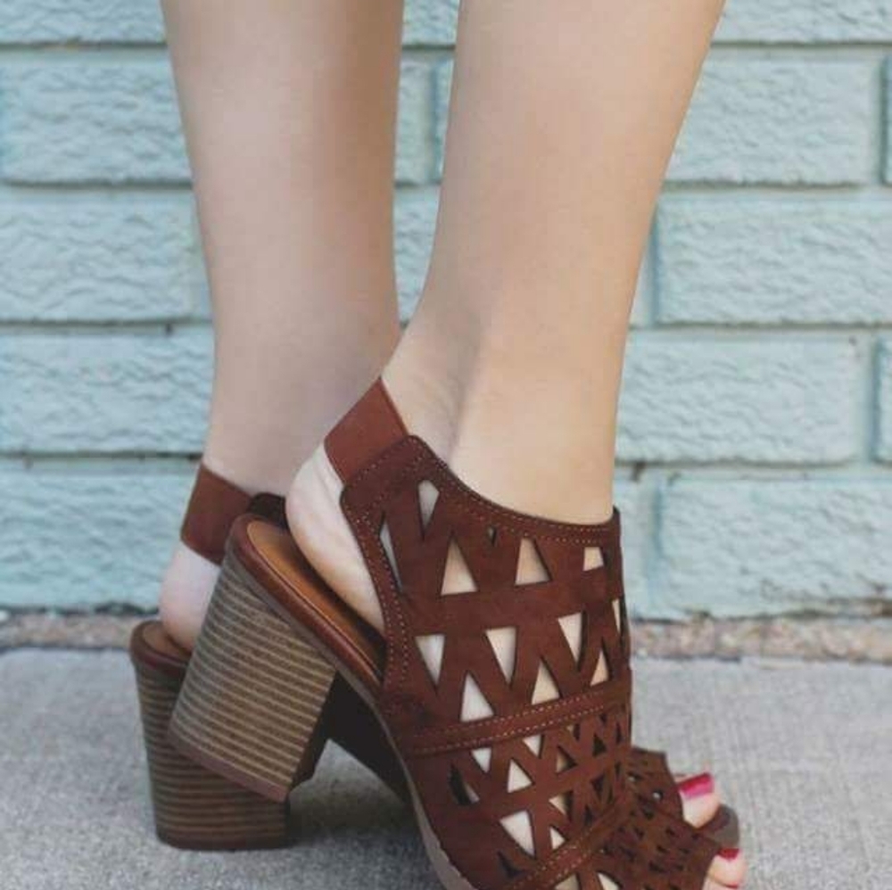 Shoe